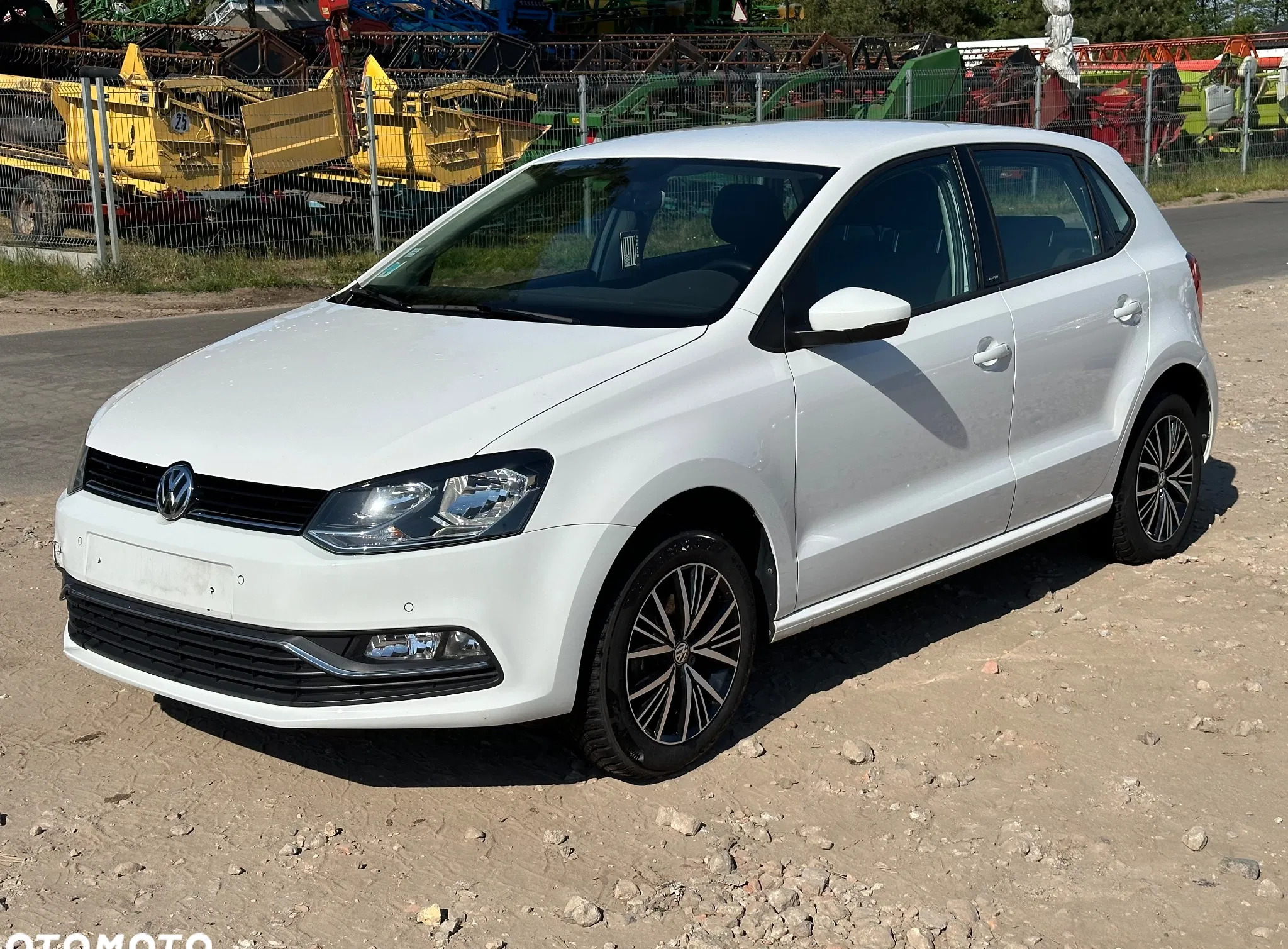 lubelskie Volkswagen Polo cena 21000 przebieg: 101813, rok produkcji 2017 z Pruszków